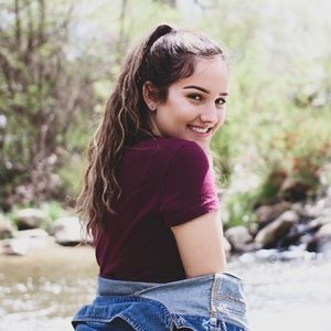 Meet your Posher, Lauren